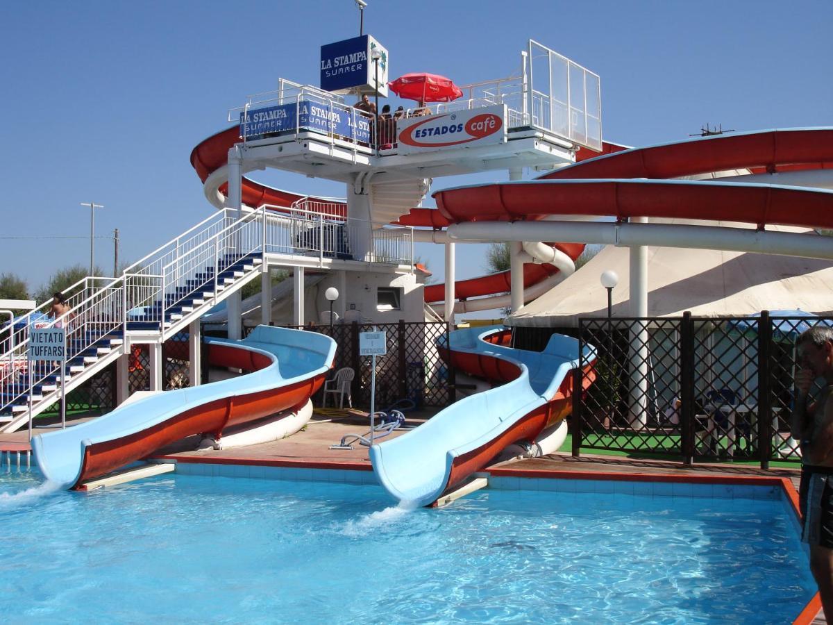 Hotel Mignon Riccione Fronte Mare Exterior foto