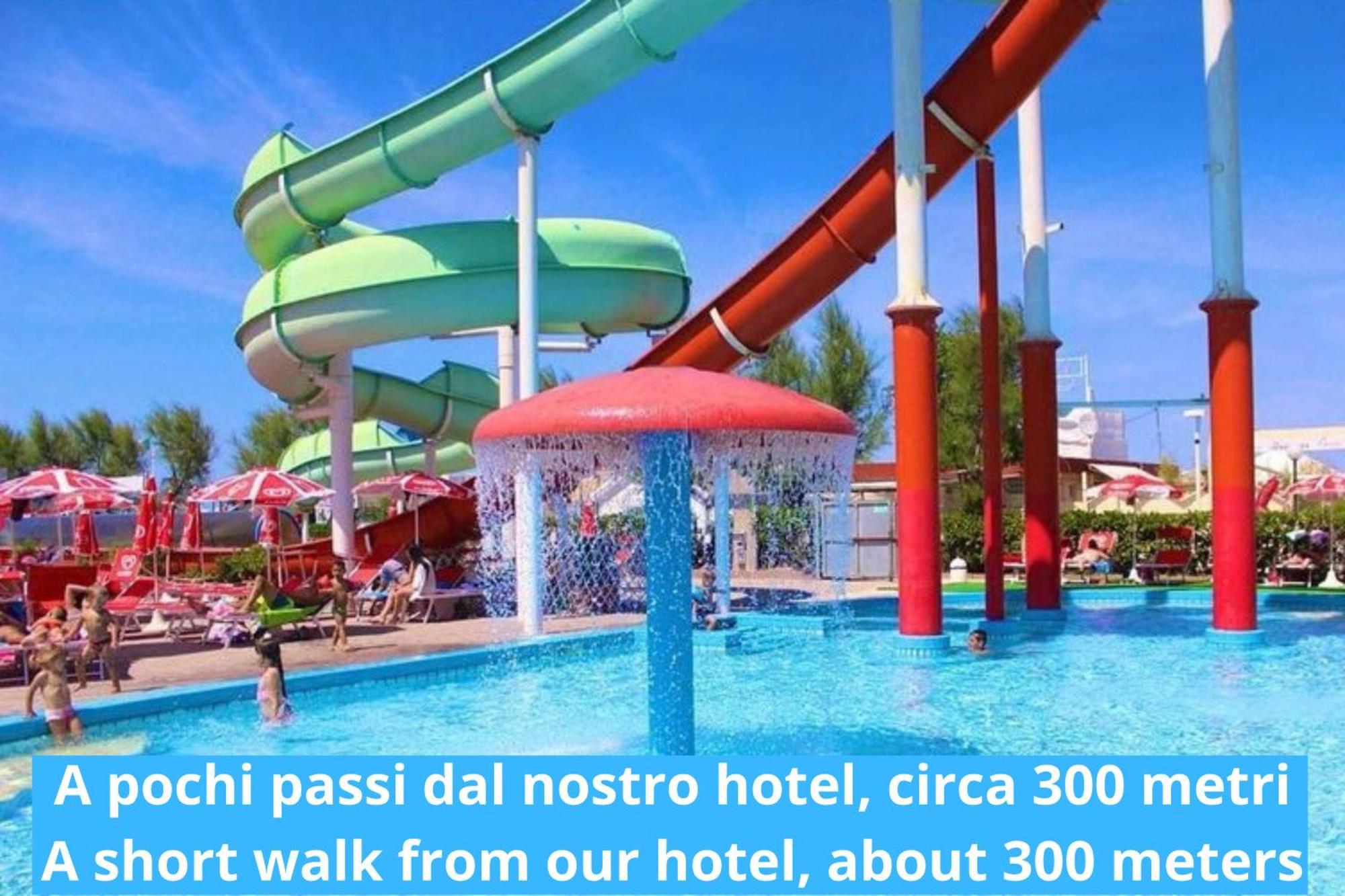 Hotel Mignon Riccione Fronte Mare Exterior foto